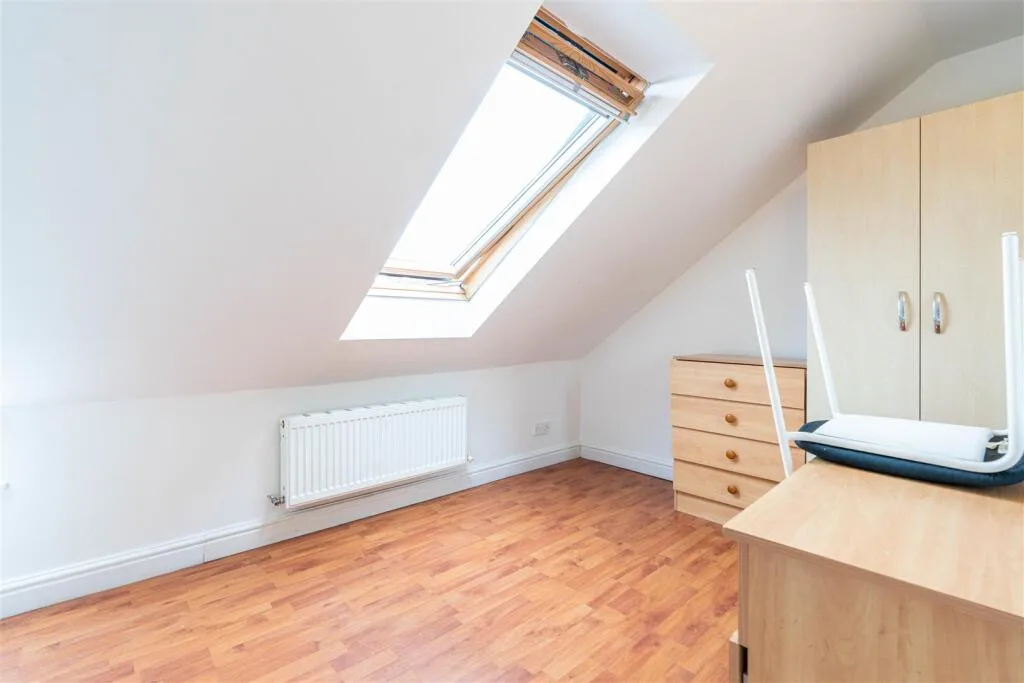 4 bedroom maisonette for rent