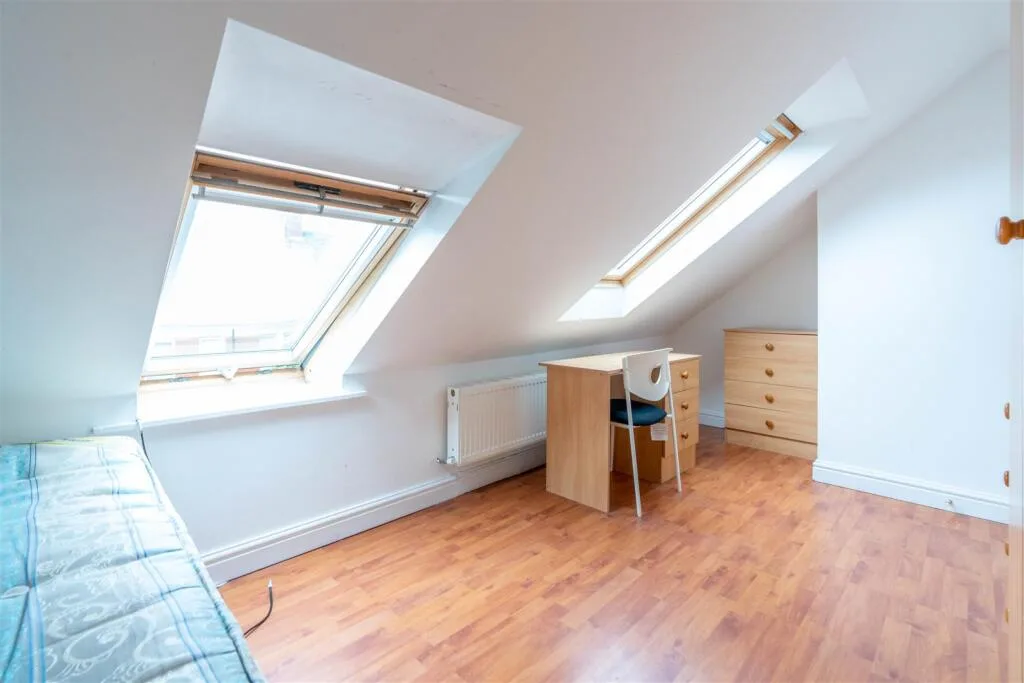 4 bedroom maisonette for rent