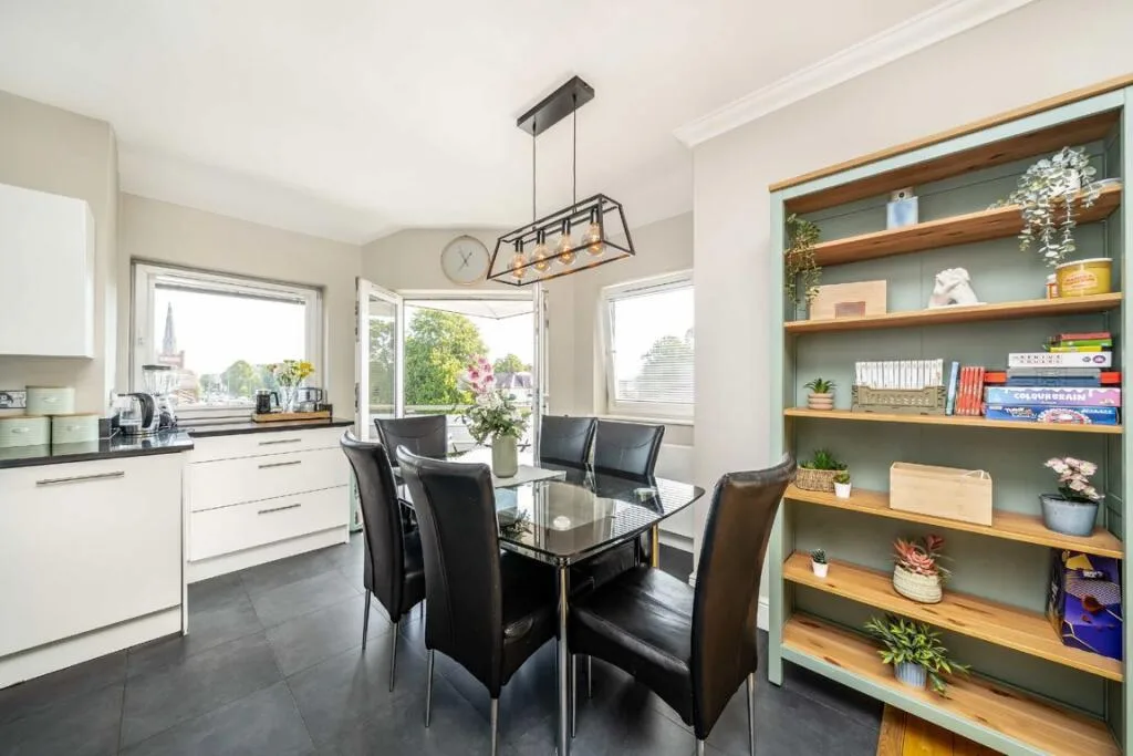 3 bedroom flat for rent