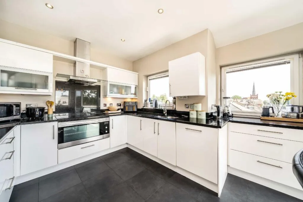 3 bedroom flat for rent