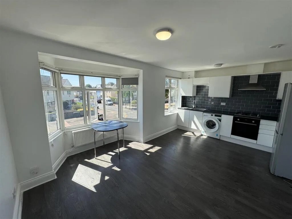 3 bedroom flat for rent