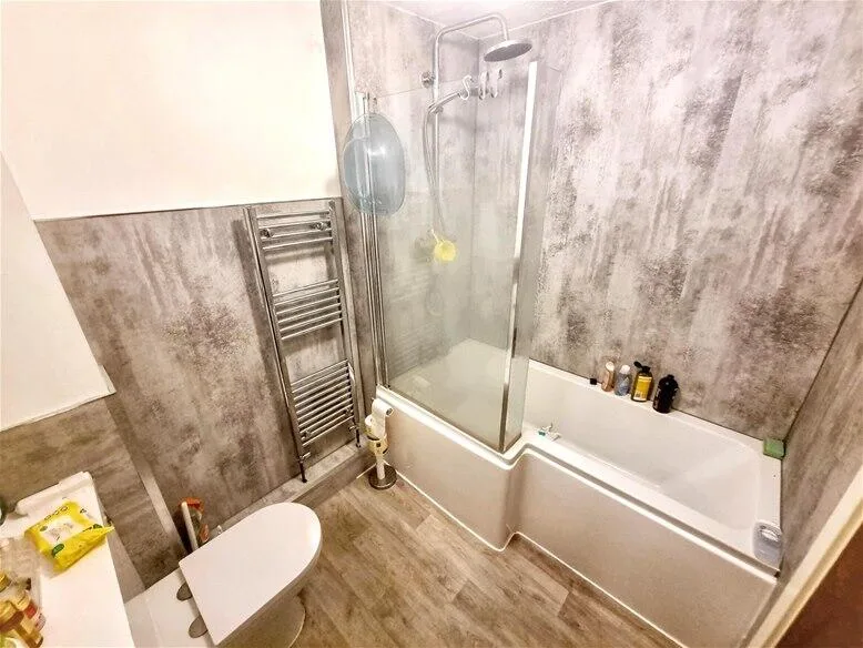 2 bedroom house for rent