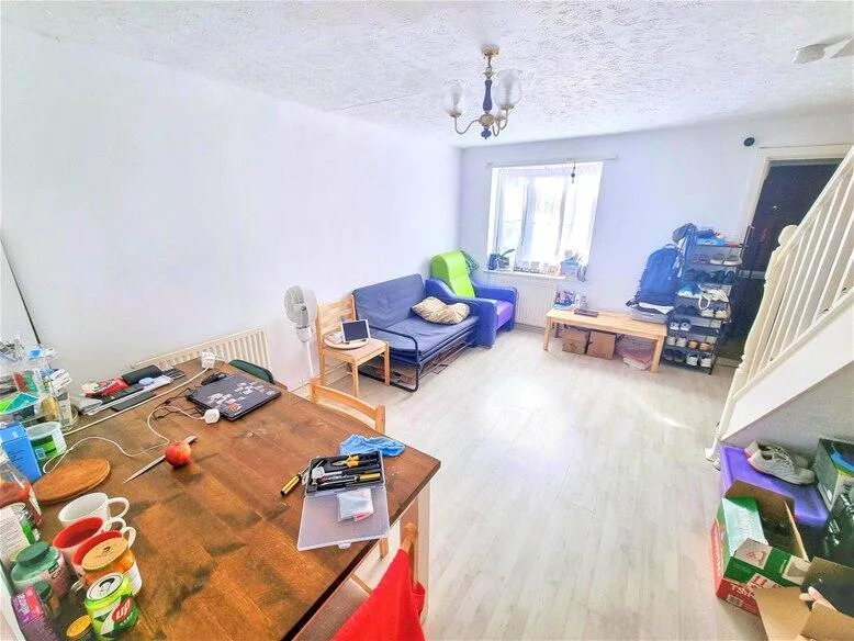 2 bedroom house for rent