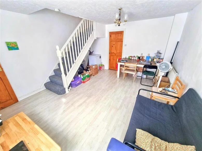 2 bedroom house for rent