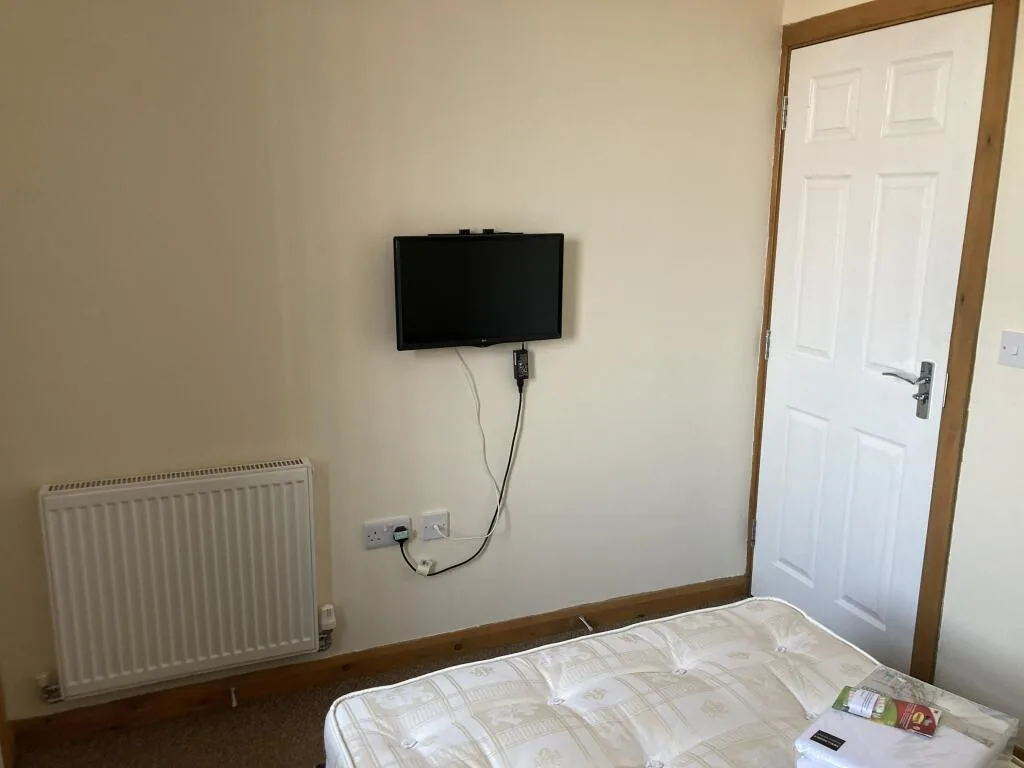 6 bedroom house for rent