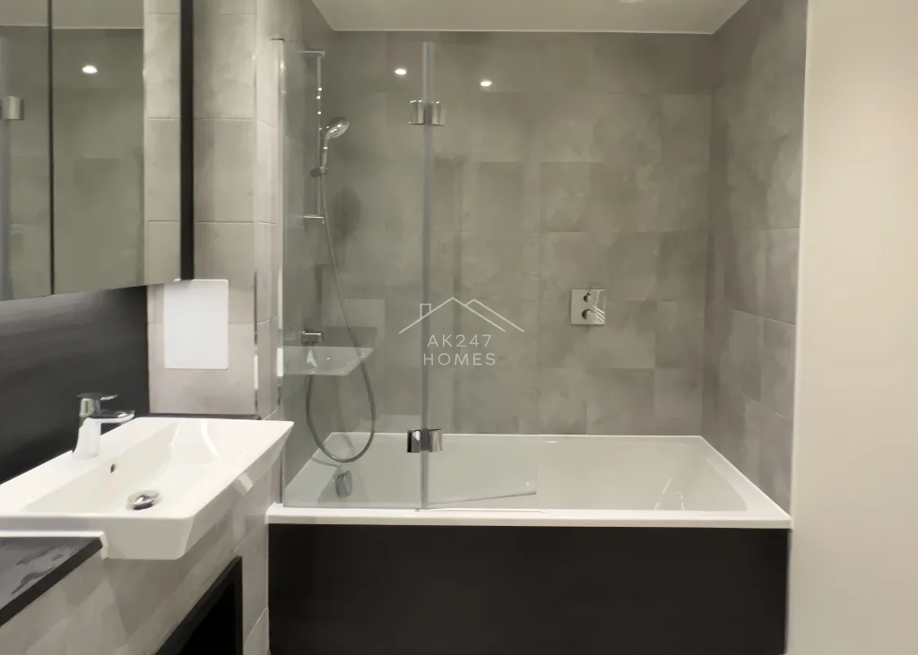 3 bedroom flat for rent