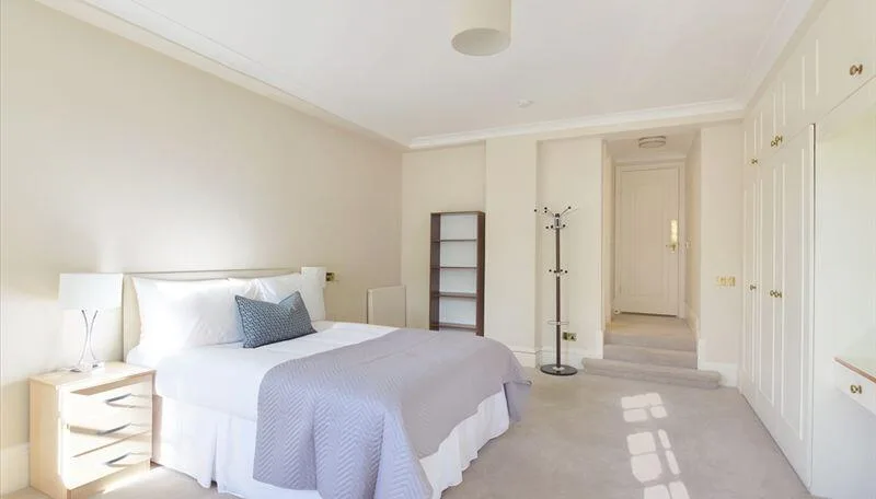 5 bedroom apartment for rent