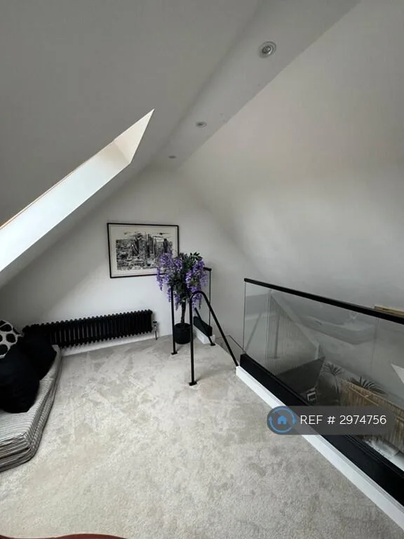 2 bedroom maisonette for rent