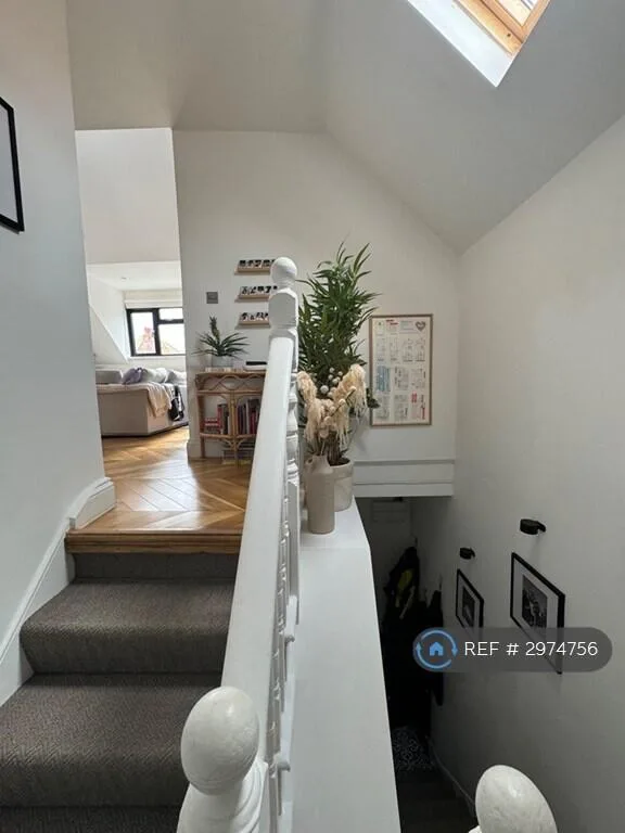 2 bedroom maisonette for rent