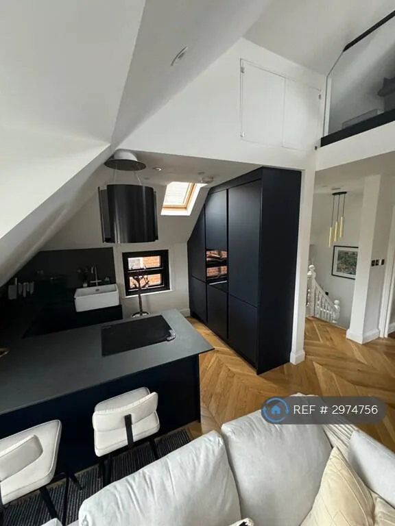 2 bedroom maisonette for rent