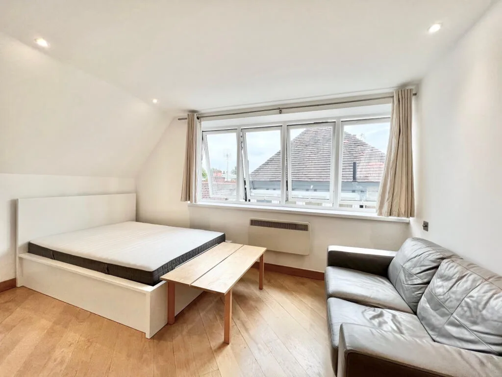 Studio flat for rent