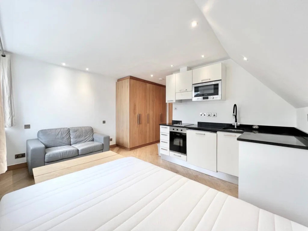 Studio flat for rent