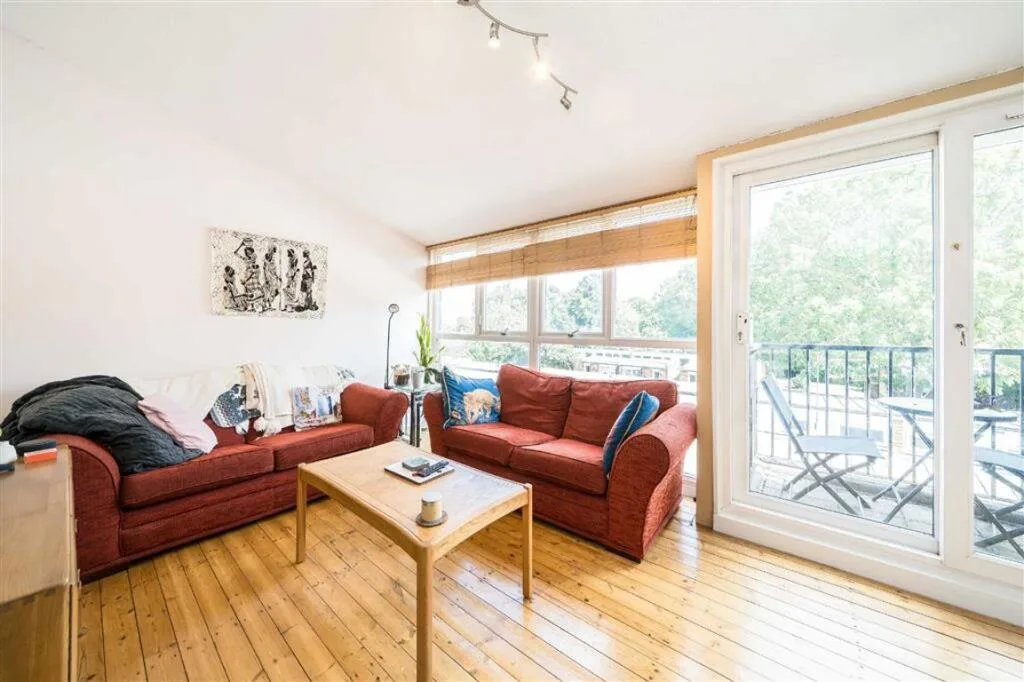 3 bedroom maisonette for rent