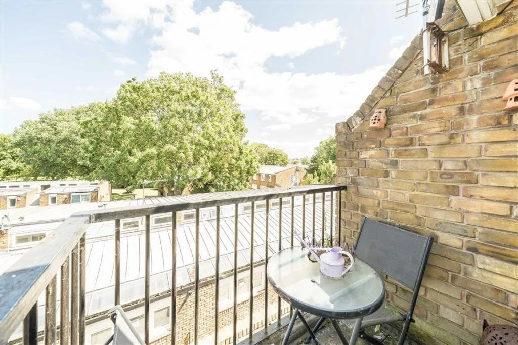 3 bedroom maisonette for rent