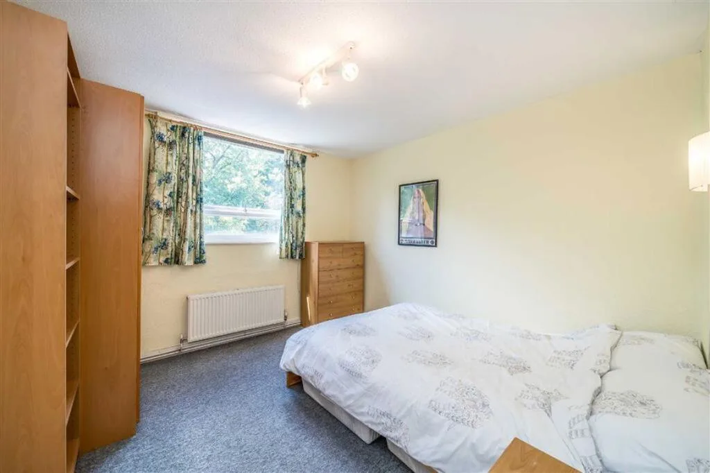 3 bedroom maisonette for rent