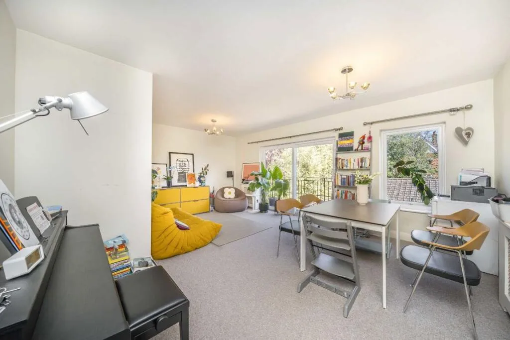 3 bedroom flat for rent