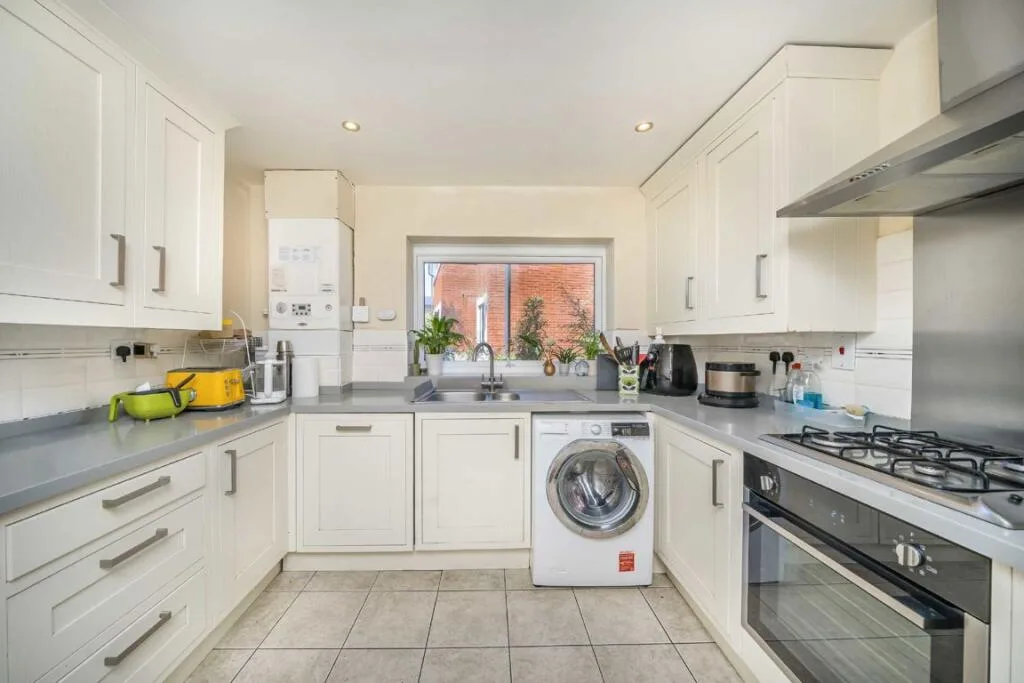 3 bedroom flat for rent
