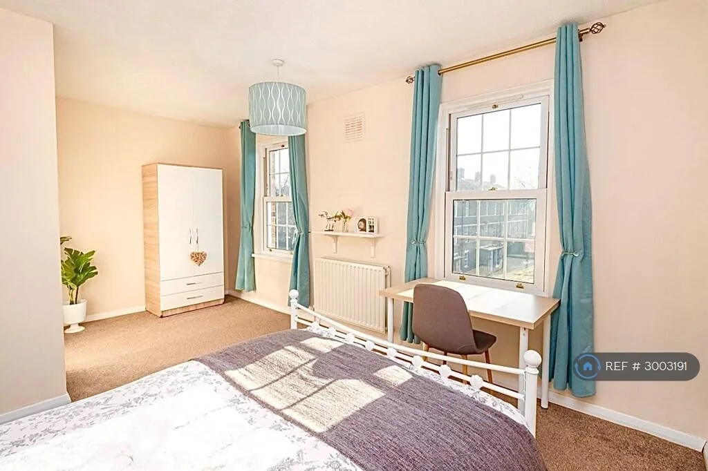 2 bedroom maisonette for rent