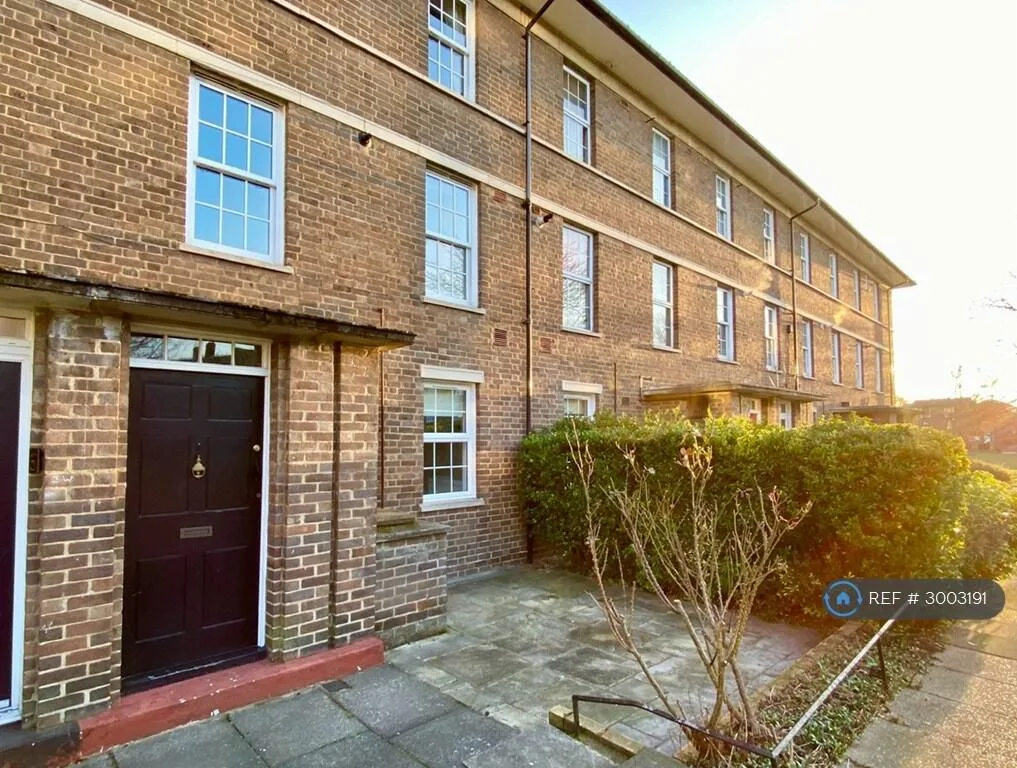 2 bedroom maisonette for rent