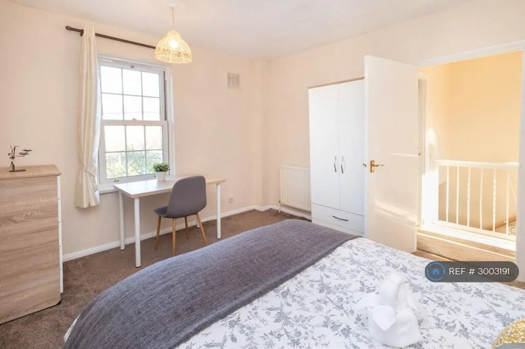2 bedroom maisonette for rent