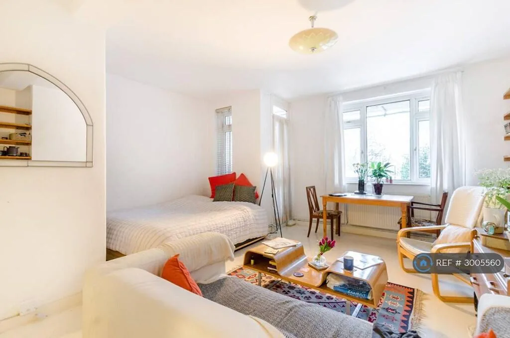 Studio flat for rent