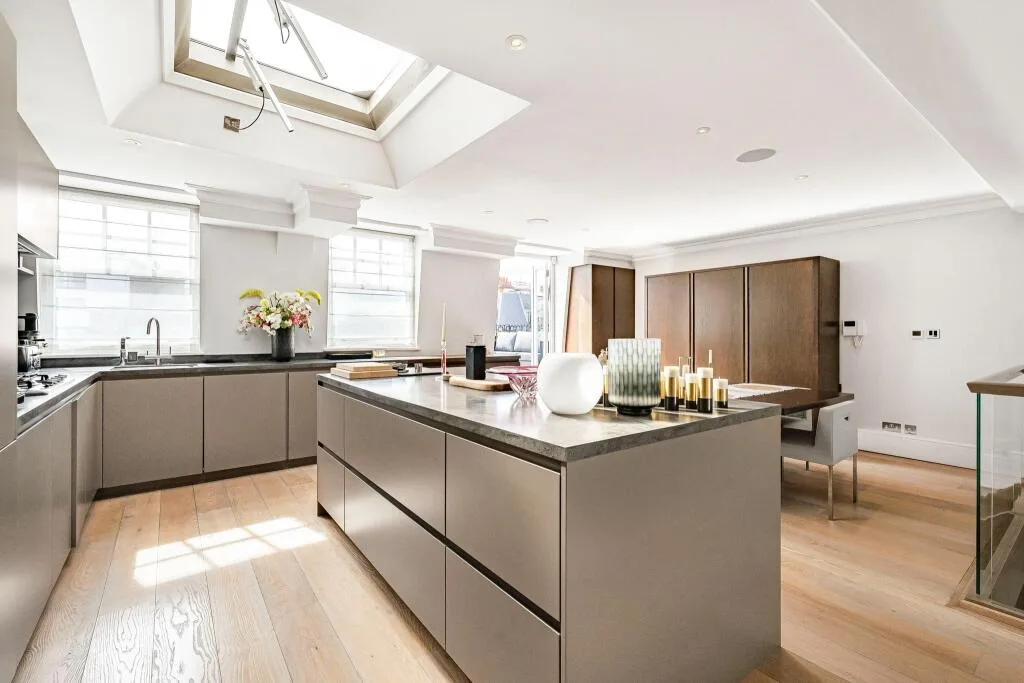 4 bedroom triplex for rent