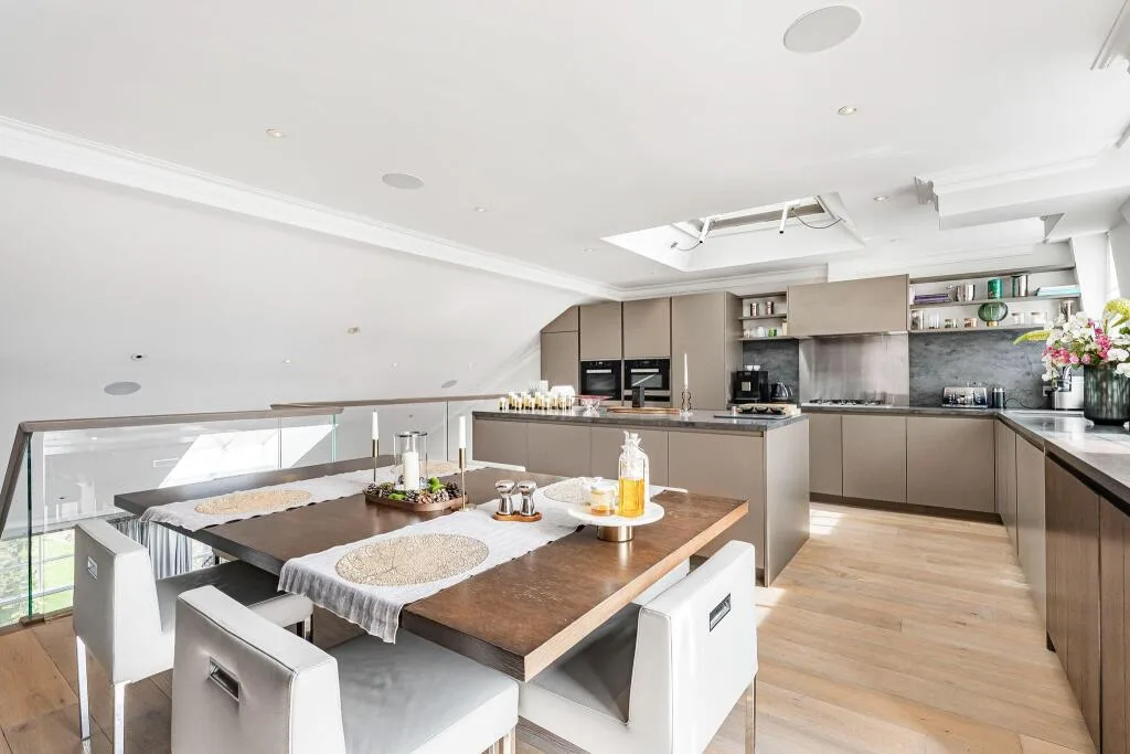 4 bedroom triplex for rent