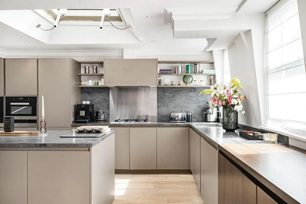 4 bedroom triplex for rent