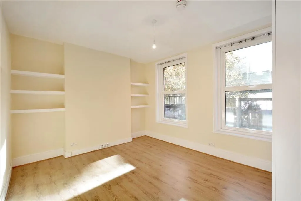 4 bedroom triplex for rent