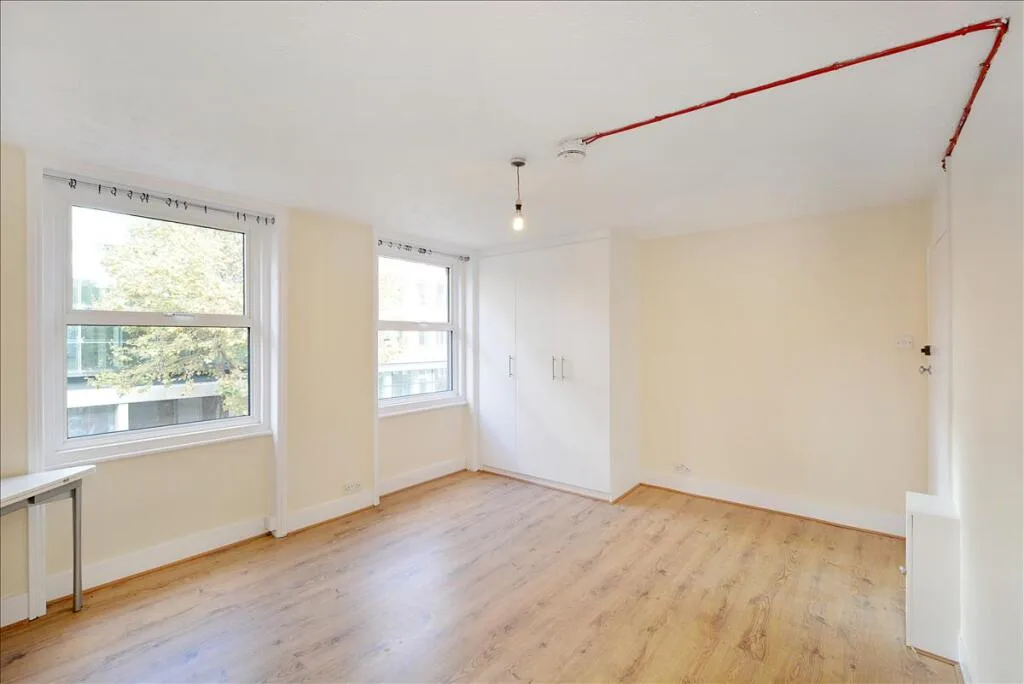 4 bedroom triplex for rent