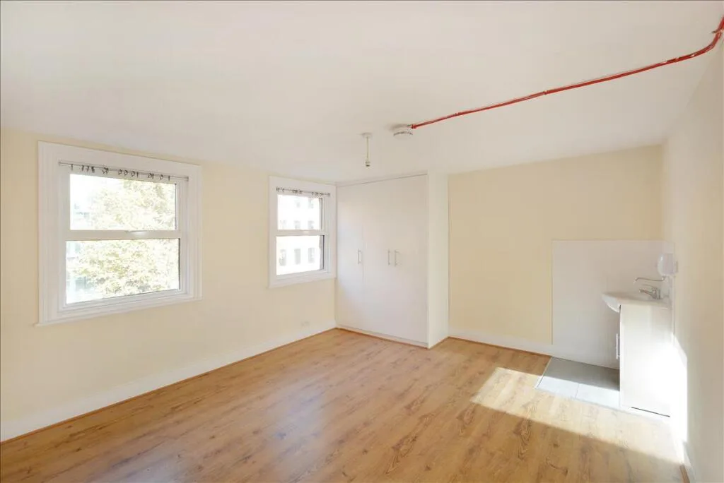 4 bedroom triplex for rent