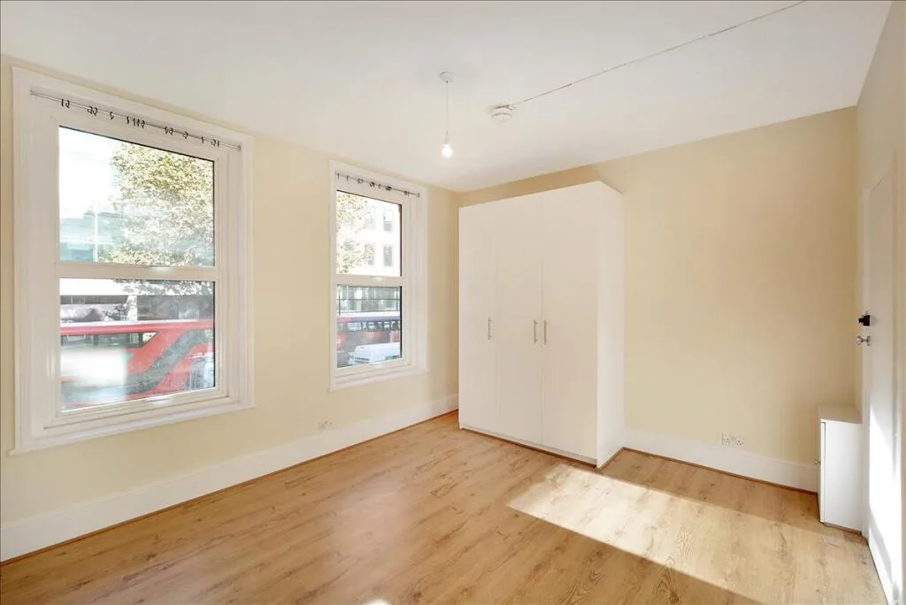4 bedroom triplex for rent