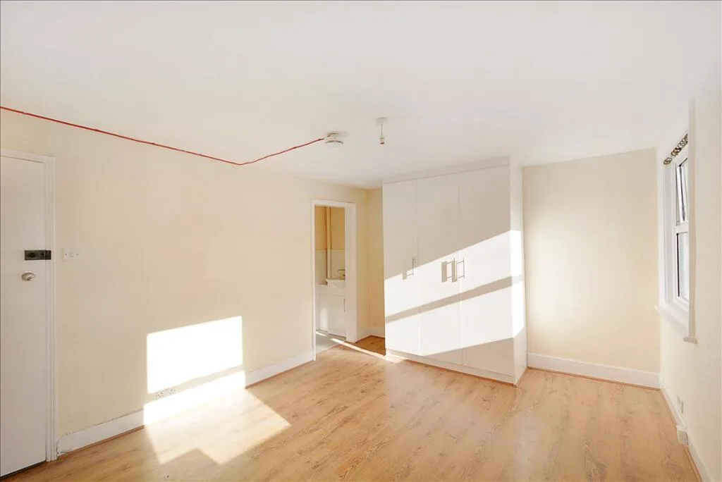 4 bedroom triplex for rent