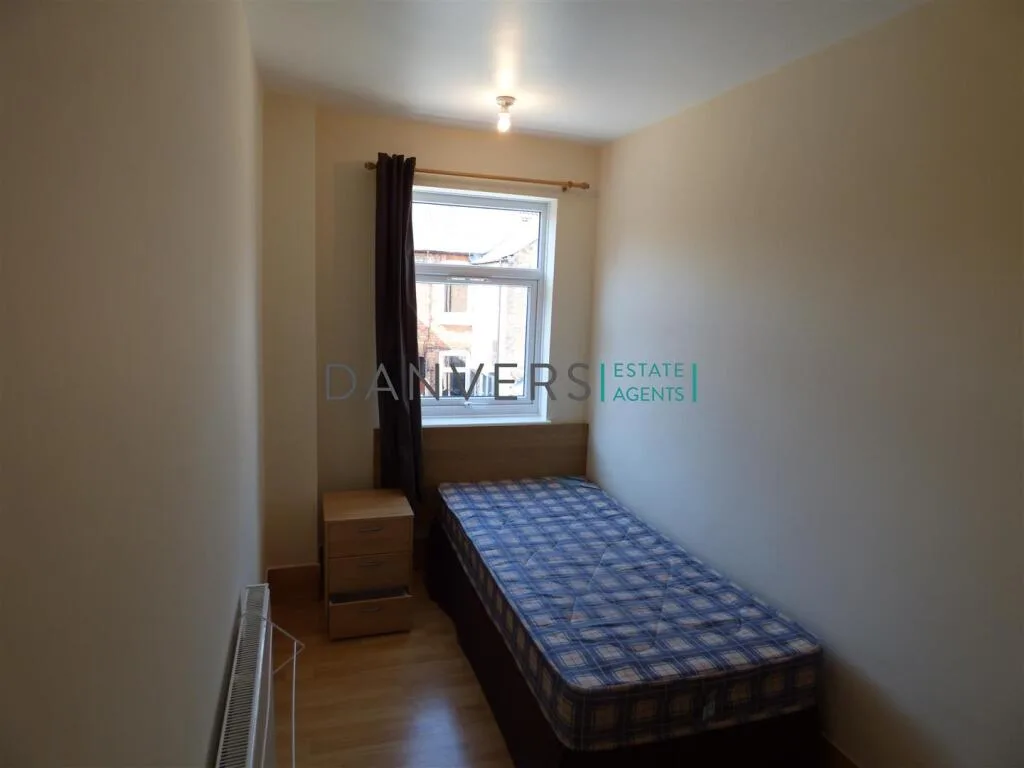 4 bedroom terraced house for rent