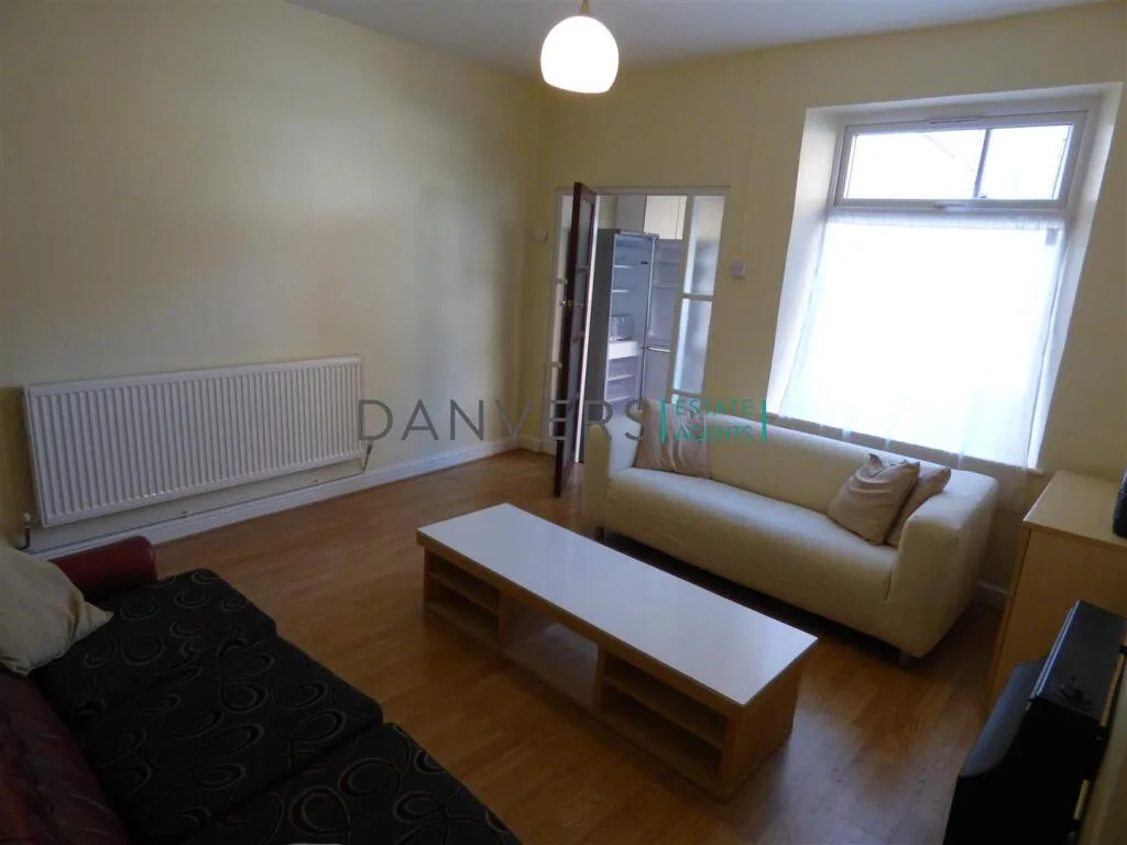 4 bedroom terraced house for rent