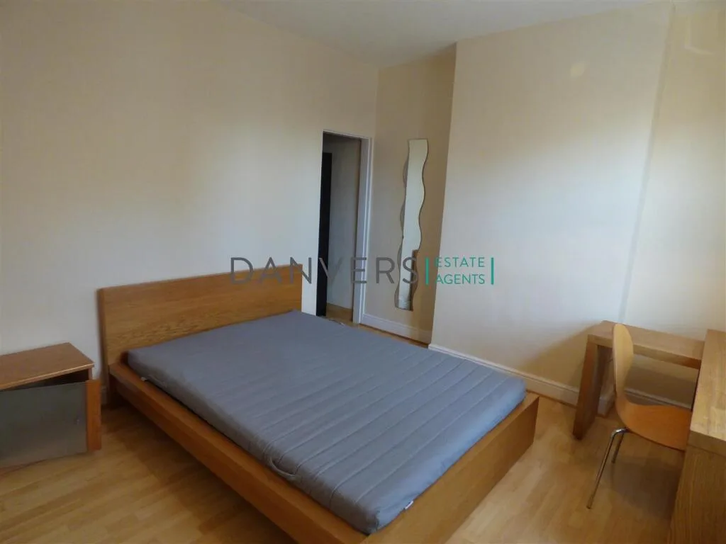 4 bedroom terraced house for rent