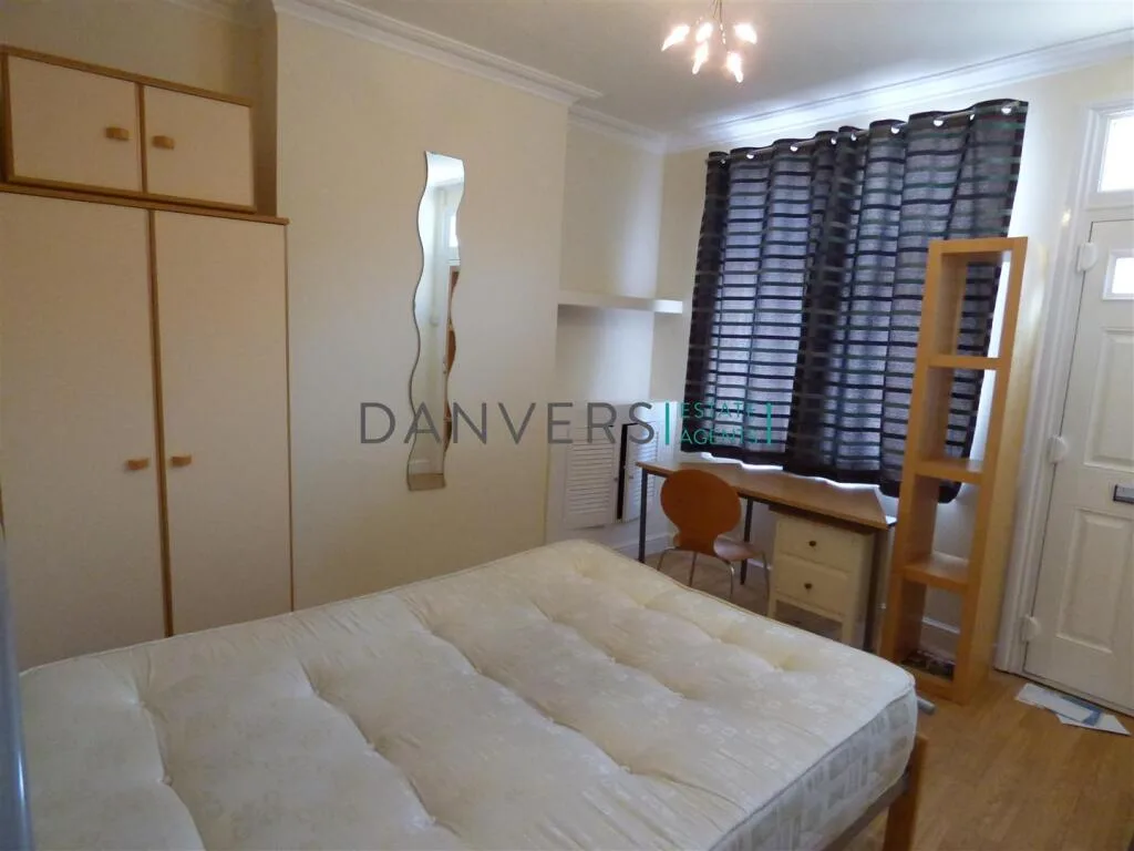 4 bedroom terraced house for rent