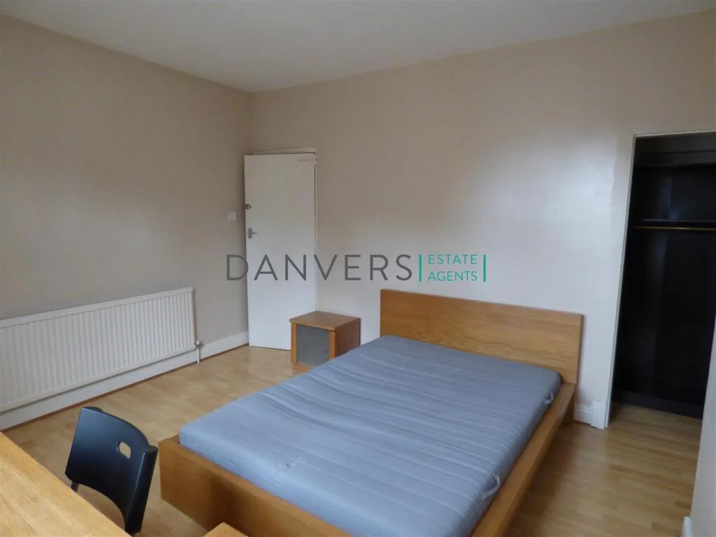 4 bedroom terraced house for rent