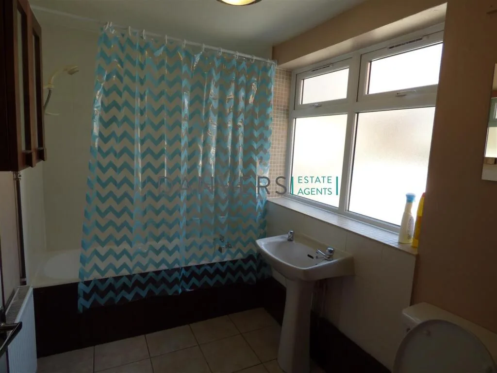 4 bedroom terraced house for rent