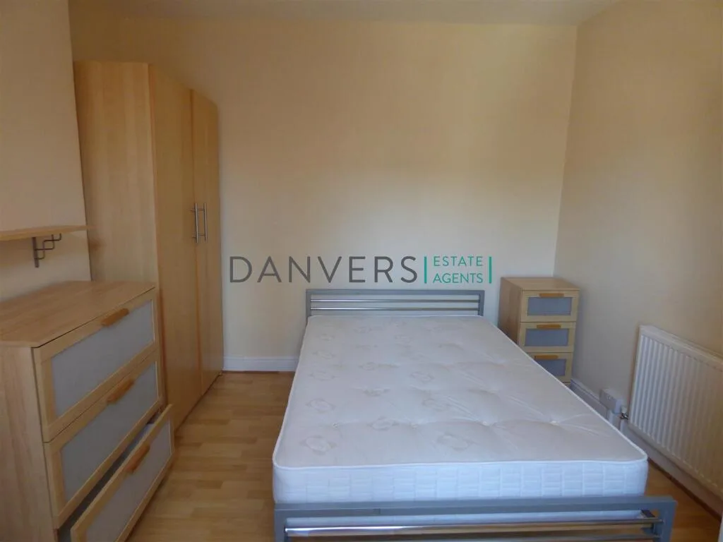 4 bedroom terraced house for rent
