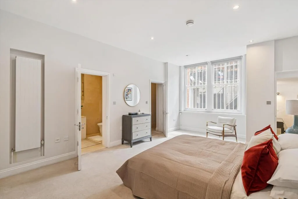 2 bedroom maisonette for rent