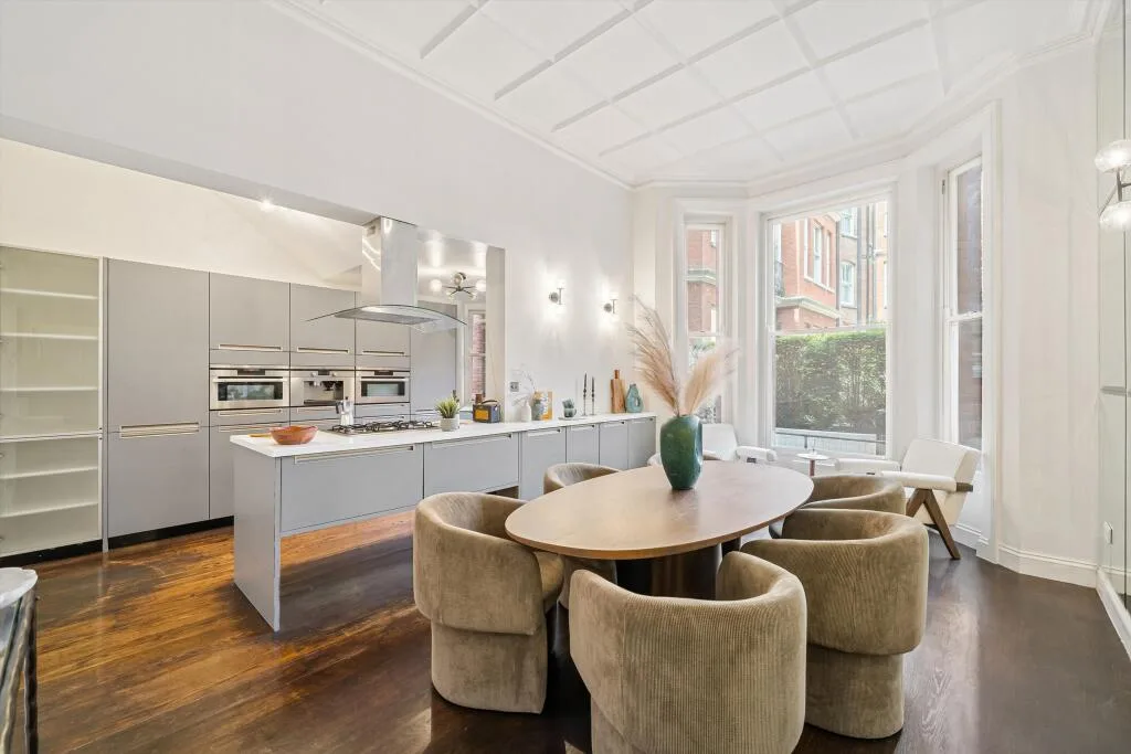 2 bedroom maisonette for rent