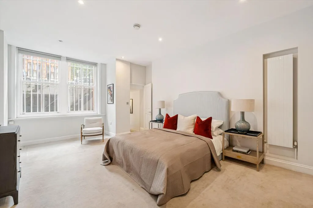 2 bedroom maisonette for rent