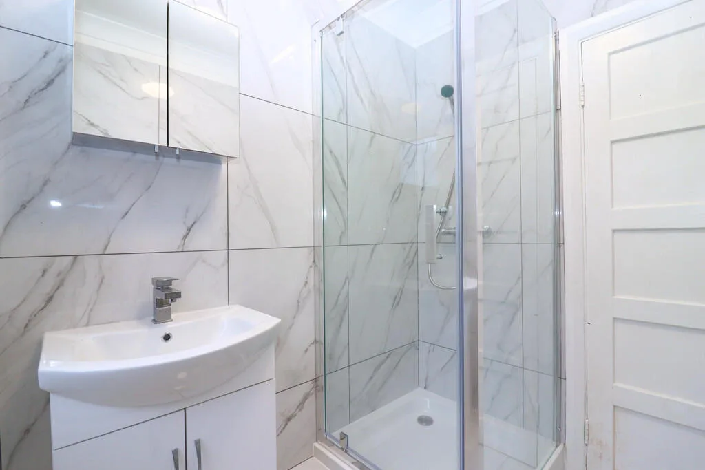 6 bedroom detached house for rent