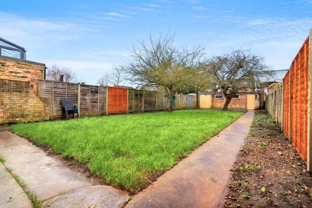 6 bedroom detached house for rent