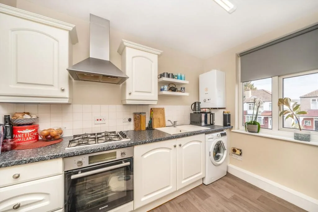 1 bedroom maisonette for rent
