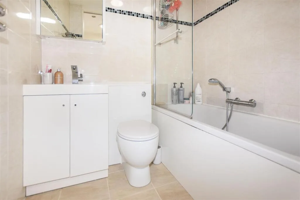 2 bedroom house for rent