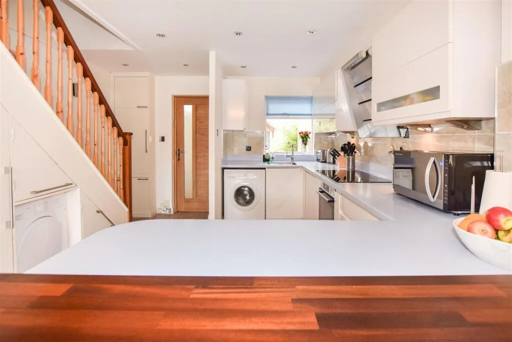 2 bedroom house for rent