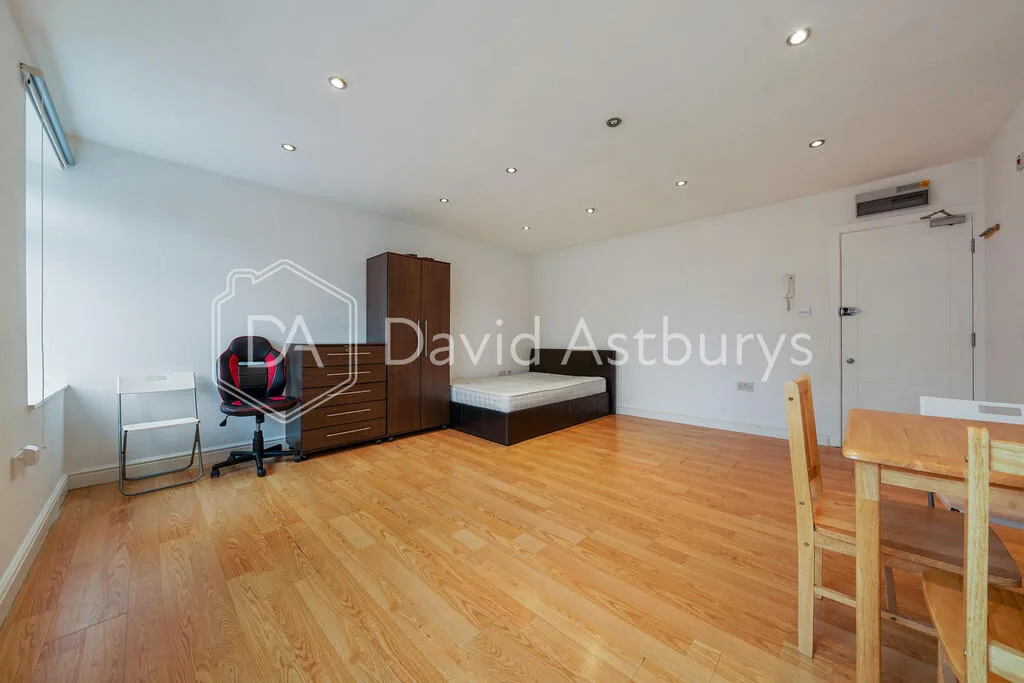 Studio flat for rent