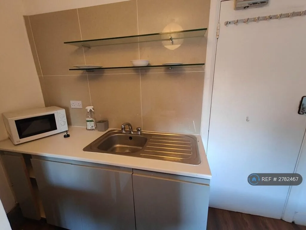 1 bedroom house share for rent